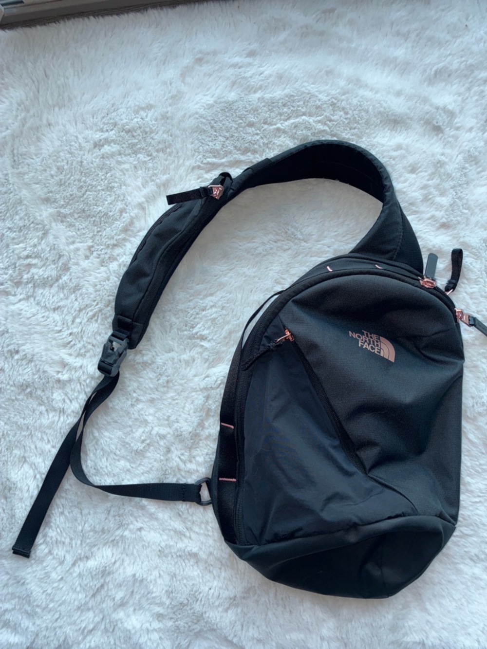 The north face Women’s Isabella Sling backpack